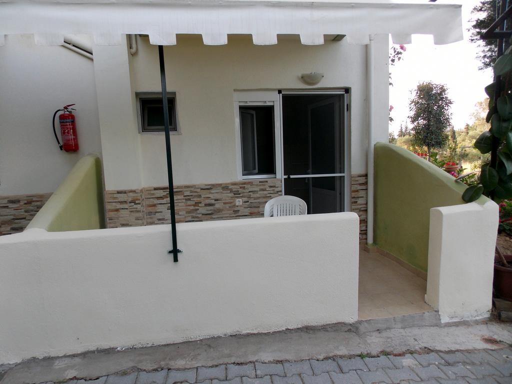 Nikos Apartments Ormos Panagias Exteriör bild